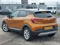 Second-hand Renault Captur Iconic 100 CP (73 kW) 2020 Portocaliu SUV