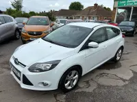 Used Ford Focus Zetec 115 HP (84 kW) 2011 White Hatchback