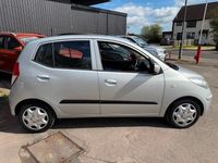 Used Hyundai i10 67 HP (49 kW) 2009 Silver Hatchback