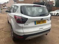 Begagnad Ford Kuga Zetec 120 HK (88 kW) 2017 Vit SUV