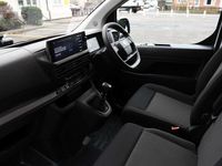 Begagnad Peugeot Expert 145 HK (106 kW) 2024 Vit Van
