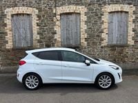 Usado Ford Fiesta Titanium 125 HP (91 kW) 2017 Branco Citadino