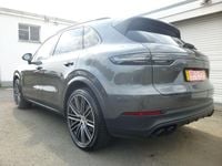 Used Porsche Cayenne 335 HP (246 kW) 2019 Grey SUV