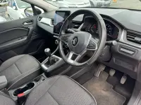 Używany Renault Captur Version S 100 KM (73 kW) 2021 Czerwony SUV