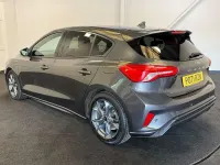 Begagnad Ford Focus ST-Line 125 HK (91 kW) 2021 Grå Halvkombi