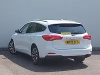 Used Ford Focus Zetec 125 HP (91 kW) 2019 White Estate