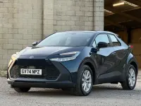 Used Toyota C-HR 140 HP (102 kW) 2024 Blue SUV