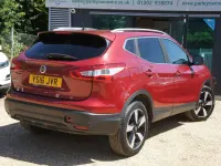 Used Nissan Qashqai N-Connecta 110 HP (80 kW) 2016 Red SUV