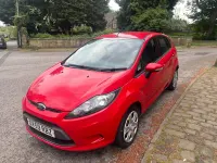 Usado Ford Fiesta 67 HP (49 kW) 2010 Vermelho Citadino