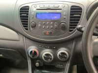 Used Hyundai i10 Classic 85 HP (62 kW) 2013 Red Hatchback