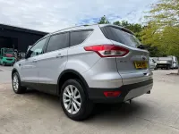 Usado Ford Kuga Titanium 150 HP (110 kW) 2016 Prateado SUV