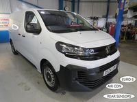 Used Vauxhall Vivaro 118 HP (86 kW) 2024 White MPV