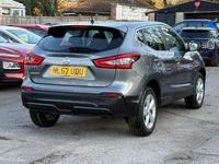 Used Nissan Qashqai Acenta 115 HP (84 kW) 2017 Grey SUV