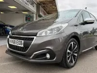 Used Peugeot 208 Allure Premium 82 HP (60 kW) 2018 Platinum grey metallic Hatchback