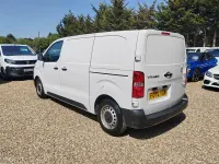 Used Vauxhall Vivaro S 120 HP (88 kW) 2022 White MPV