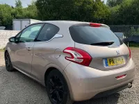 Used Peugeot 208 Allure 95 HP (69 kW) 2012 Pink Hatchback