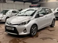Used Toyota Yaris Hybrid Trend 101 HP (74 kW) 2014 Silver Hatchback
