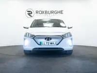 Begagnad Hyundai Ioniq Premium 2023 Vit Halvkombi