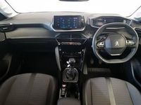 Used Peugeot 208 Allure Premium 100 HP (73 kW) 2021 Yellow Hatchback