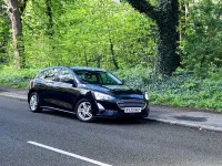 Second-hand Ford Focus Zetec 120 CP (88 kW) 2020 Negru Hatchback