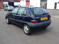 Begagnad Citroën Saxo 1999 Halvkombi