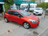 Usado Renault Clio IV Dynamique 75 CV (55 kW) 2015 Rojo Utilitario