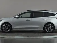 Begagnad Ford Focus ST-Line X 155 HK (114 kW) 2024 Silver Kombi