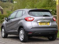 Begagnad Renault Captur Dynamique 110 HK (80 kW) 2017 Grå SUV
