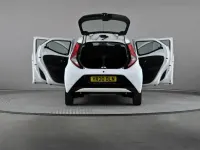 Used Toyota Aygo X-play 72 HP (52 kW) 2020 White Hatchback