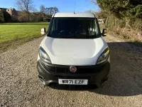 Begagnad Fiat Doblò S 95 HK (69 kW) 2021 Vit Minibuss