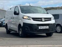 Usado Vauxhall Vivaro 100 HP (73 kW) 2023 Branco Monovolume