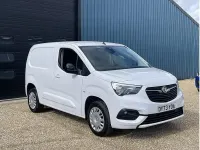 Begagnad Vauxhall Combo 100 HK (73 kW) 2023 Vit Minibuss