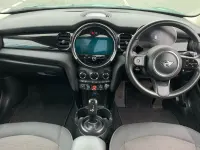Usado Mini Cooper Classic 134 HP (98 kW) 2023 Verde Citadino