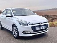 Used Hyundai i20 SE 84 HP (61 kW) 2016 White Hatchback
