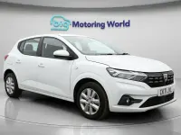 Gebraucht Dacia Sandero Comfort 90 PS (66 kW) 2021 Weiß Kleinwagen