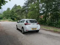 Used Toyota Auris Active 90 HP (66 kW) 2016 White Hatchback