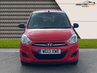 Usado Hyundai i10 Classic 85 HP (62 kW) 2013 Vermelho Citadino