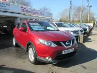 Used Nissan Qashqai Acenta 115 HP (84 kW) 2015 Red SUV