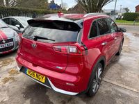 Used Kia Niro 139 HP (102 kW) 2016 Red SUV