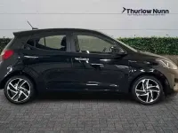 Gebraucht Hyundai i10 Premium 63 PS (46 kW) 2025 Schwarz Kleinwagen