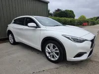 Used Infiniti Q30 122 HP (89 kW) 2017 White Hatchback