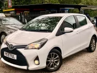 Used Toyota Yaris 69 HP (50 kW) 2015 White Hatchback