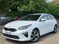 Used Kia Ceed 2019 White Hatchback