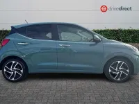 Used Hyundai i10 Premium 67 HP (49 kW) 2023 Green Hatchback