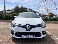 Used Renault Clio IV Dynamique 90 HP (66 kW) 2015 White Hatchback