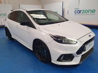 Używany Ford Focus RS 350 KM (257 kW) 2016 Biały Hatchback