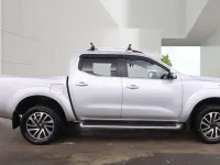 Używany Nissan Navara Tekna 190 KM (139 kW) 2016 Srebrny Pickup