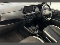 Used Hyundai i10 Advanced 62 HP (45 kW) 2024 White Hatchback