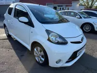 Used Toyota Aygo 68 HP (50 kW) 2012 White Hatchback