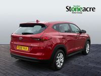 Used Hyundai Tucson SE 129 HP (94 kW) 2018 Red SUV